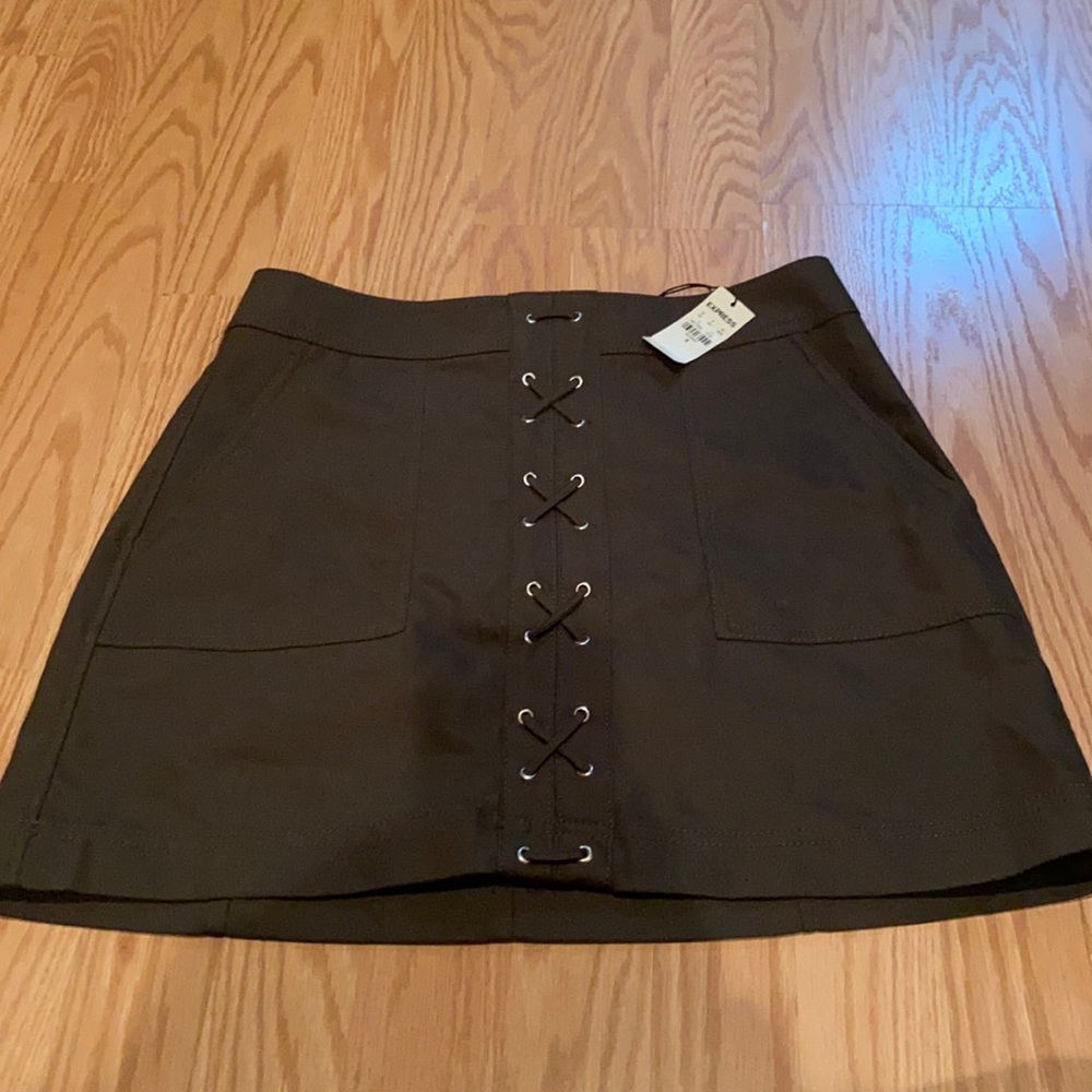 Express green lace up skirt size 6